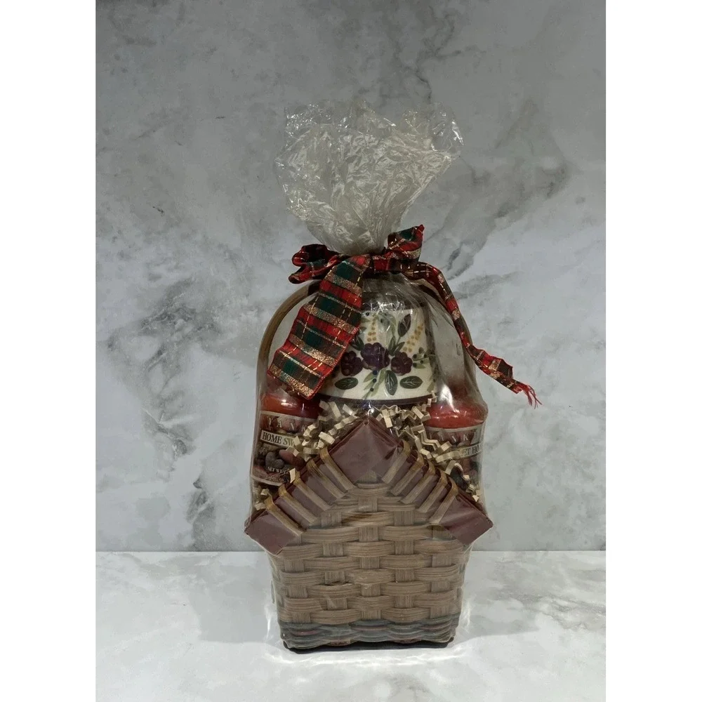 Yankee Candle Gift Set Home Sweet Home Votive Ceramic Lamp Shade Basket